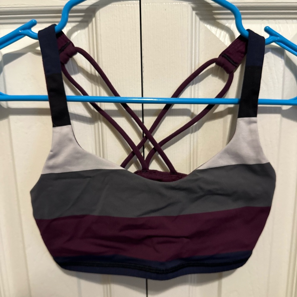 Lululemon sports bra